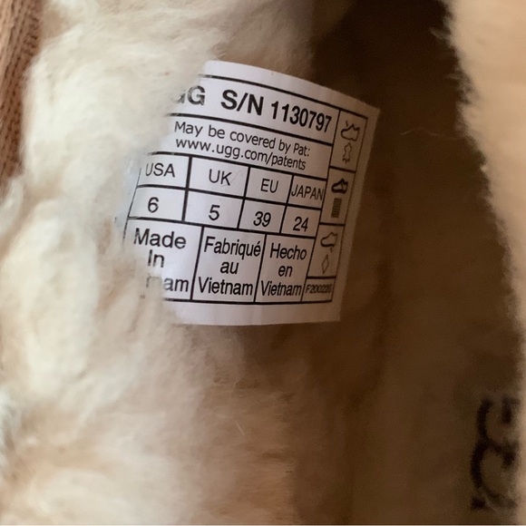 UGG V2 Ultra Mini Suede Sneaker/Boot - Picture 8 of 9